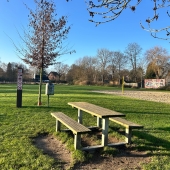 Bild vom Spielplatz anzeigen.