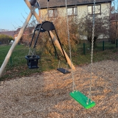 Bild vom Spielplatz anzeigen.