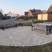 Bild vom Spielplatz anzeigen.