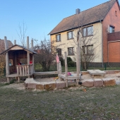 Bild vom Spielplatz anzeigen.