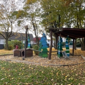 Bild vom Spielplatz anzeigen.