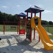 Bild vom Spielplatz anzeigen.