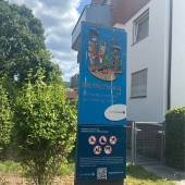 Bild vom Spielplatz anzeigen.