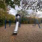 Bild vom Spielplatz anzeigen.