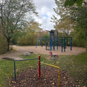 Bild vom Spielplatz anzeigen.