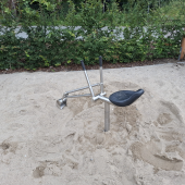 Bild vom Spielplatz anzeigen.