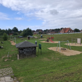Bild vom Spielplatz anzeigen.