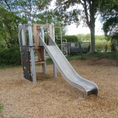 Bild vom Spielplatz anzeigen.