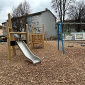 Bild vom Spielplatz anzeigen.