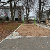 Bild vom Spielplatz anzeigen.