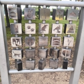Bild vom Spielplatz anzeigen.