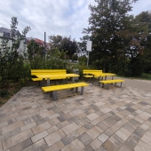 Bild vom Spielplatz anzeigen.