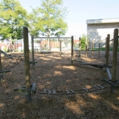 Bild vom Spielplatz anzeigen.