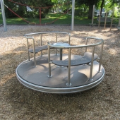 Bild vom Spielplatz anzeigen.