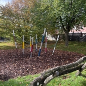 Bild vom Spielplatz anzeigen.