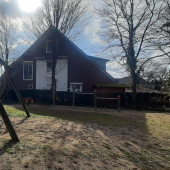 Bild vom Spielplatz anzeigen.