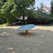 Bild vom Spielplatz anzeigen.