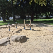 Bild vom Spielplatz anzeigen.