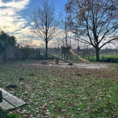 Bild vom Spielplatz anzeigen.