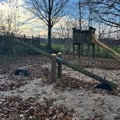 Bild vom Spielplatz anzeigen.