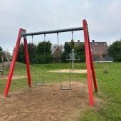 Bild vom Spielplatz anzeigen.