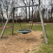 Bild vom Spielplatz anzeigen.