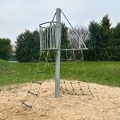 Bild vom Spielplatz anzeigen.