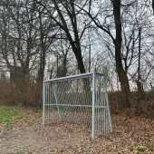 Bild vom Spielplatz anzeigen.