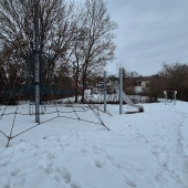 Bild vom Spielplatz anzeigen.