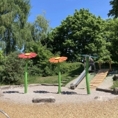 Bild vom Spielplatz anzeigen.