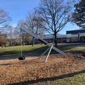 Bild vom Spielplatz anzeigen.