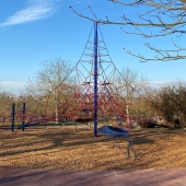 Bild vom Spielplatz anzeigen.