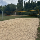 Bild vom Spielplatz anzeigen.