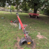 Bild vom Spielplatz anzeigen.
