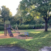 Bild vom Spielplatz anzeigen.