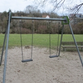 Bild vom Spielplatz anzeigen.