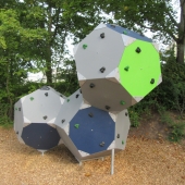 Bild vom Spielplatz anzeigen.