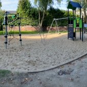 Bild vom Spielplatz anzeigen.