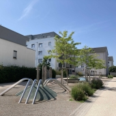 Bild vom Spielplatz anzeigen.