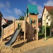 Bild vom Spielplatz anzeigen.