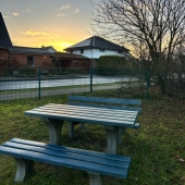 Bild vom Spielplatz anzeigen.