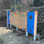 Bild vom Spielplatz anzeigen.