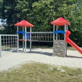 Bild vom Spielplatz anzeigen.