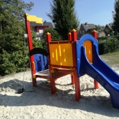 Bild vom Spielplatz anzeigen.