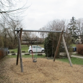 Bild vom Spielplatz anzeigen.