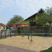 Bild vom Spielplatz anzeigen.