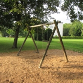 Bild vom Spielplatz anzeigen.