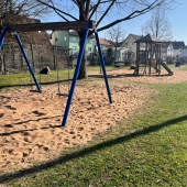 Bild vom Spielplatz anzeigen.