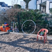 Bild vom Spielplatz anzeigen.