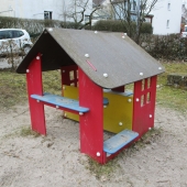 Bild vom Spielplatz anzeigen.